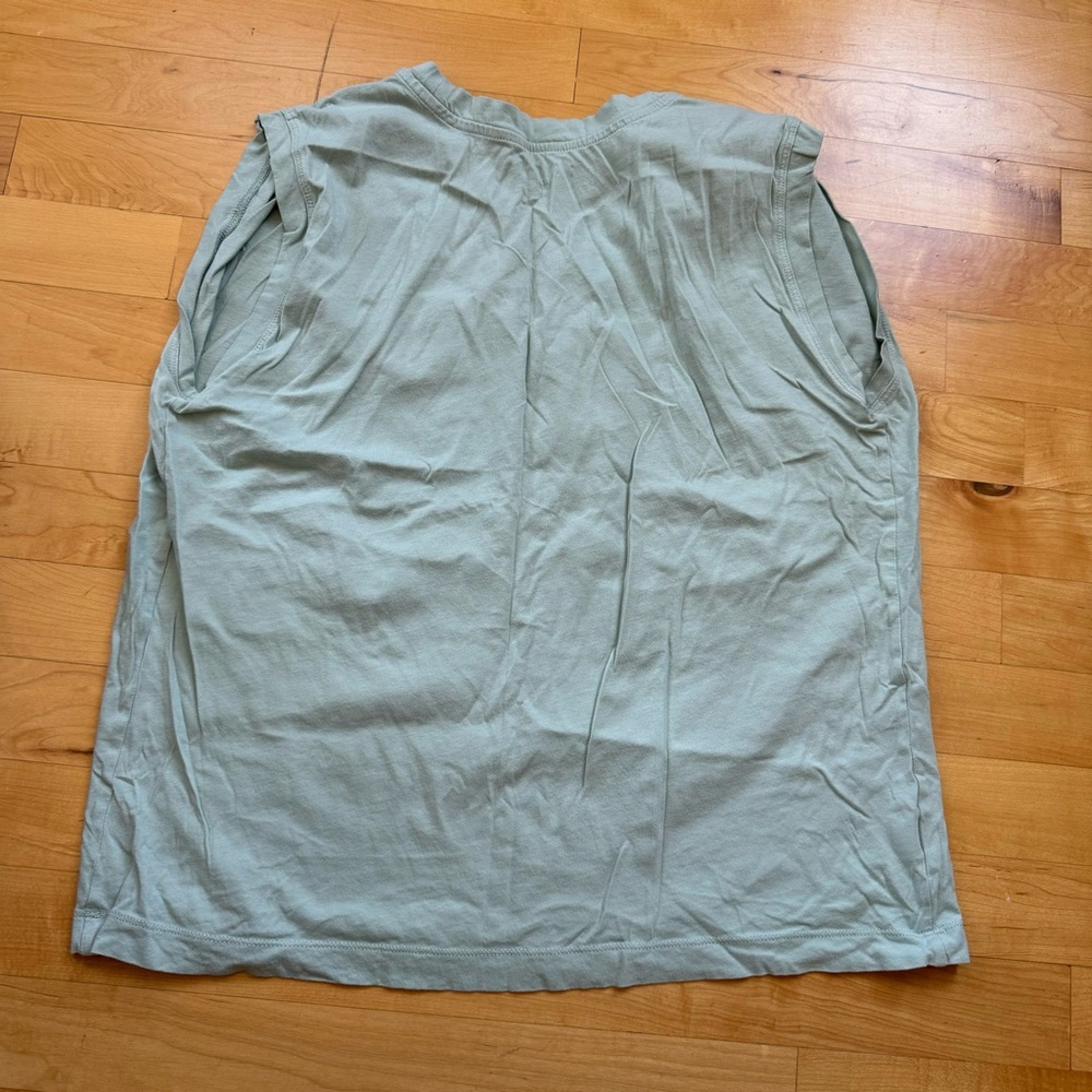 Pale Green loft sleeveless top. - Picture 6 of 6
